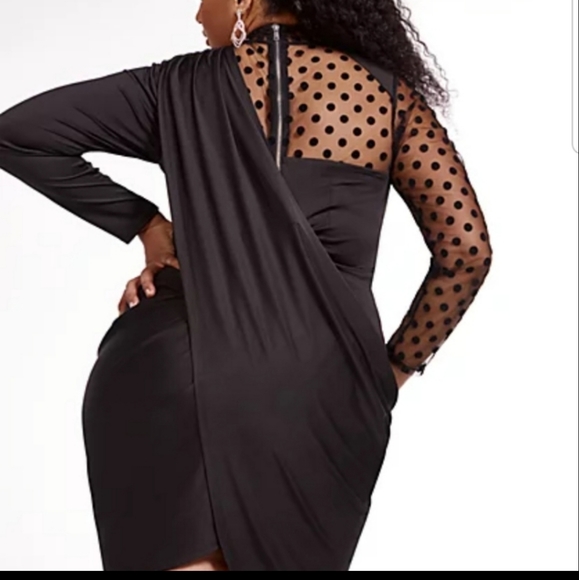 ISO - looking for this dress size 4 - Picture 2 of 3